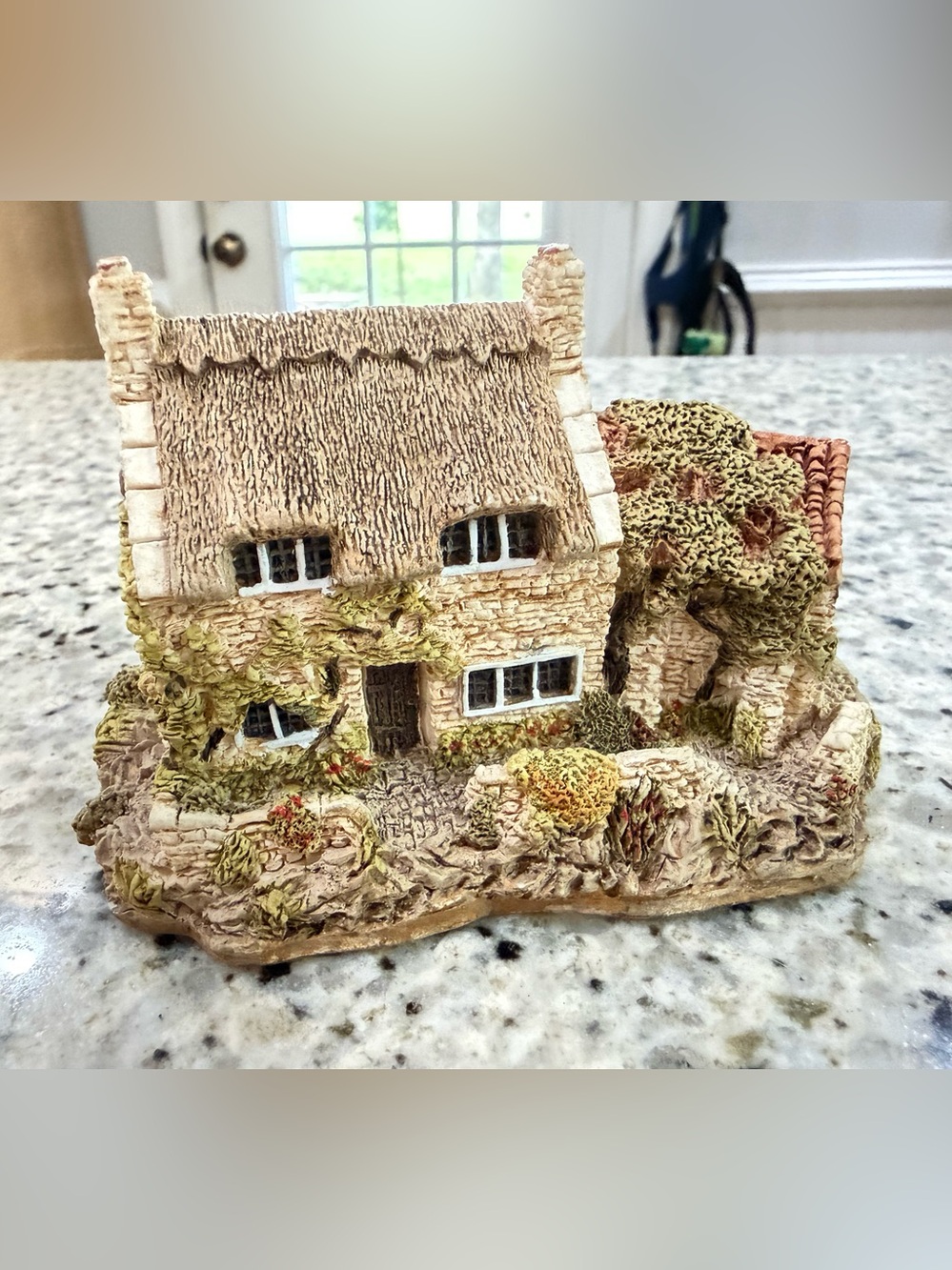 Lilliput Lane Cobbler’s Cottage